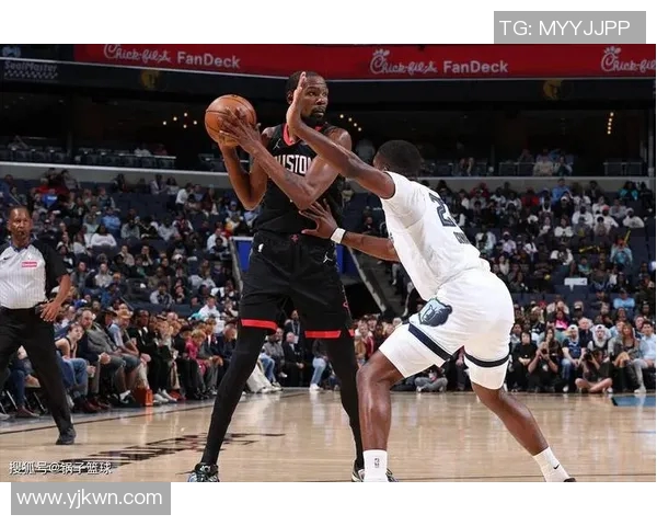 火箭队连胜背后：申京破纪录表现引杜兰特欣慰，英雄联盟式团队协作成关键